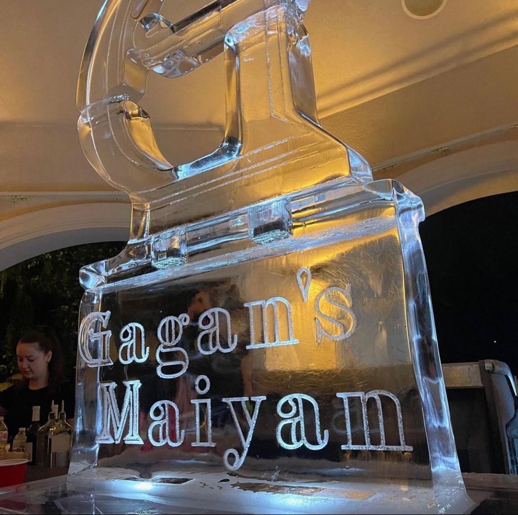 The statement piece at the function